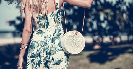 Torebki na lato. Te modele idealnie sprawdzą się w mieście i na plaży