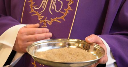 Ksiądz chciał kupić drogą działkę. Zaproponował procent wartości