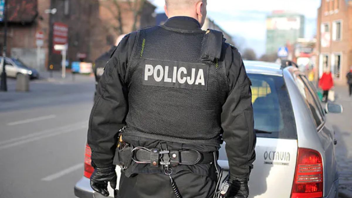 tak było jeszcze rok temu: każdy wychodzący z domu musiał liczyć się z tym, że zostanie zatrzymany przez policję. SN zadecydował, że ograniczenie przemieszczania się naruszało przepisy