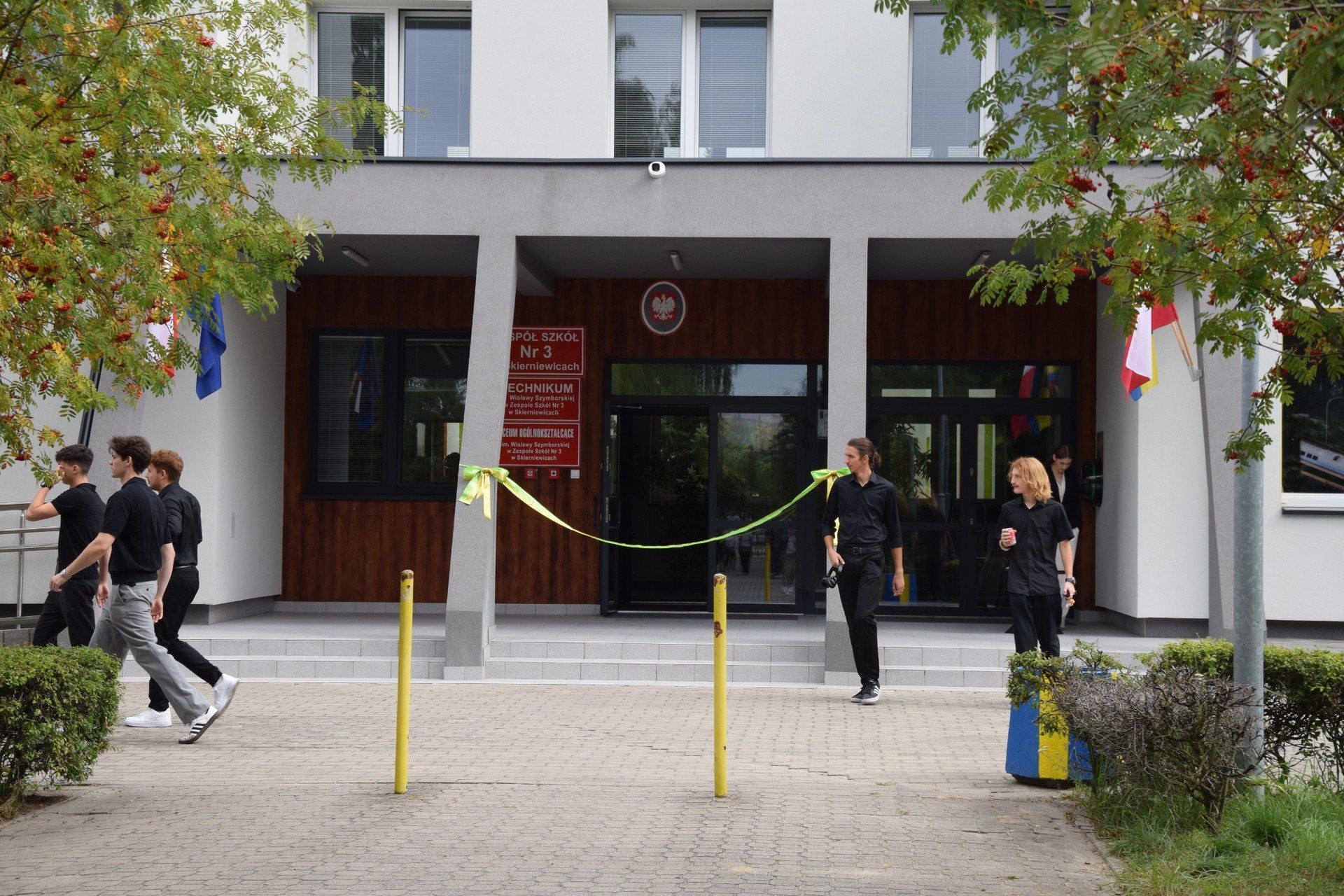 Rozpoczęcie roku szkolnego 2025/2026 w Zespole Szkół nr 3 w Skierniewicach było jedocześnie dniem oficjalnego oddania placówki po remoncie