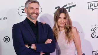 Elegancki Maciej Dowbor i Joanna Koroniewska w prześwitującej sukience lansują się na branżowej gali