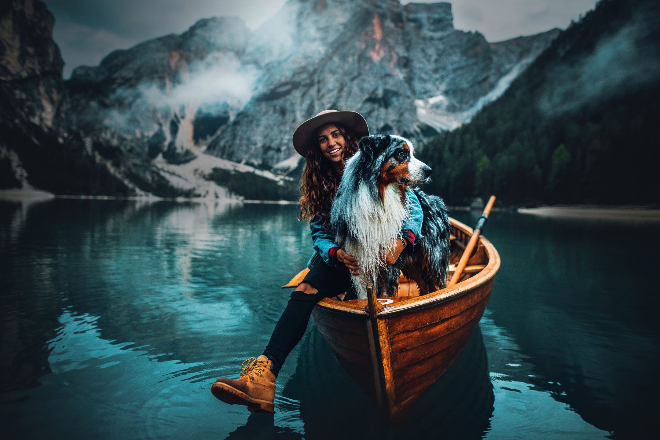 Kristýna Kvapilová kocha psy - fotografuje je i gra z nimi we frisbee 10