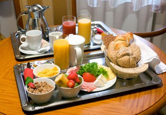 Jak wygląda śniadanie w luksusowym hotelu?