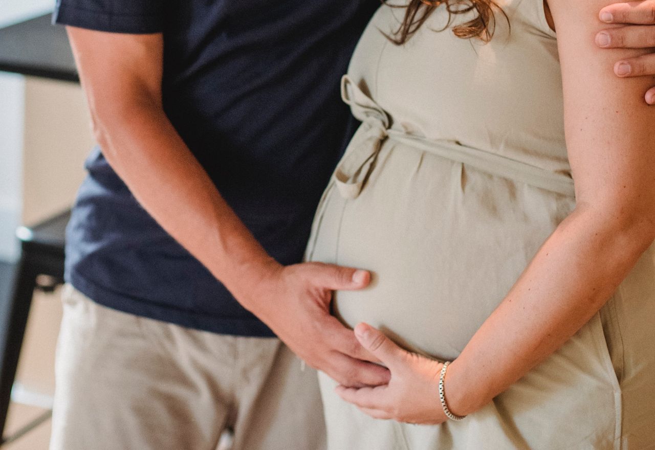 Wprowadził restrykcyjną dietę dla swojej ciężarnej żony. Internauci są oburzeni