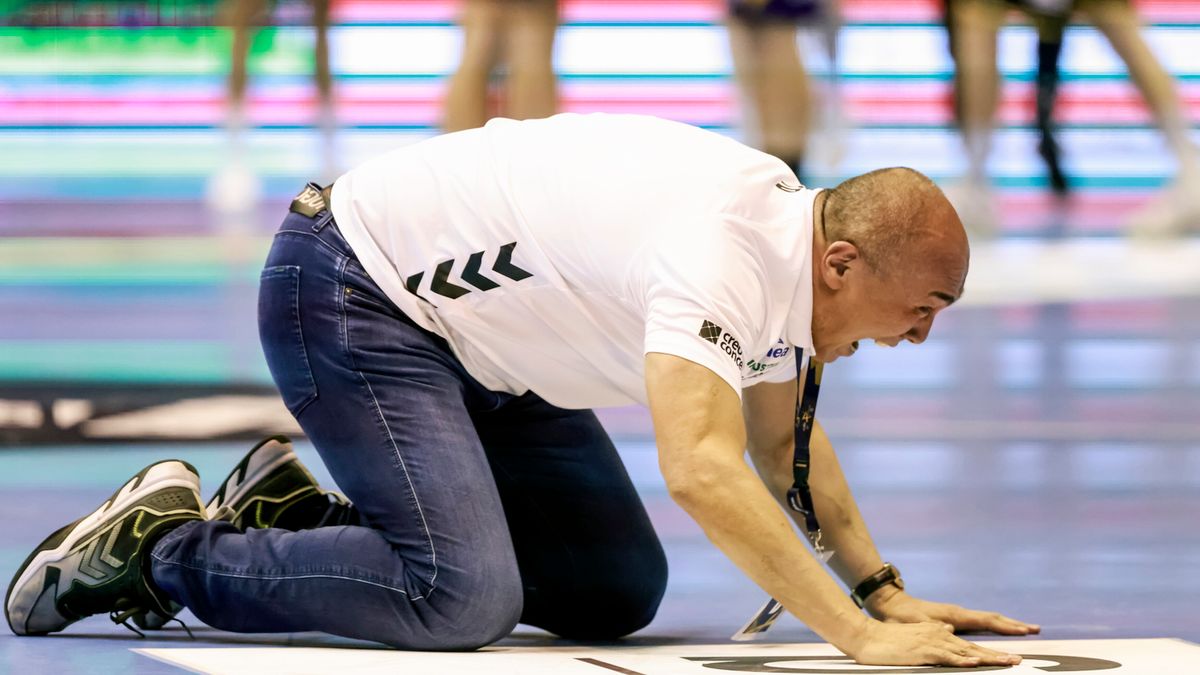 PAP/EPA / HANNIBAL HANSCHKE / Na zdjęciu: Tałant Dujszebajew