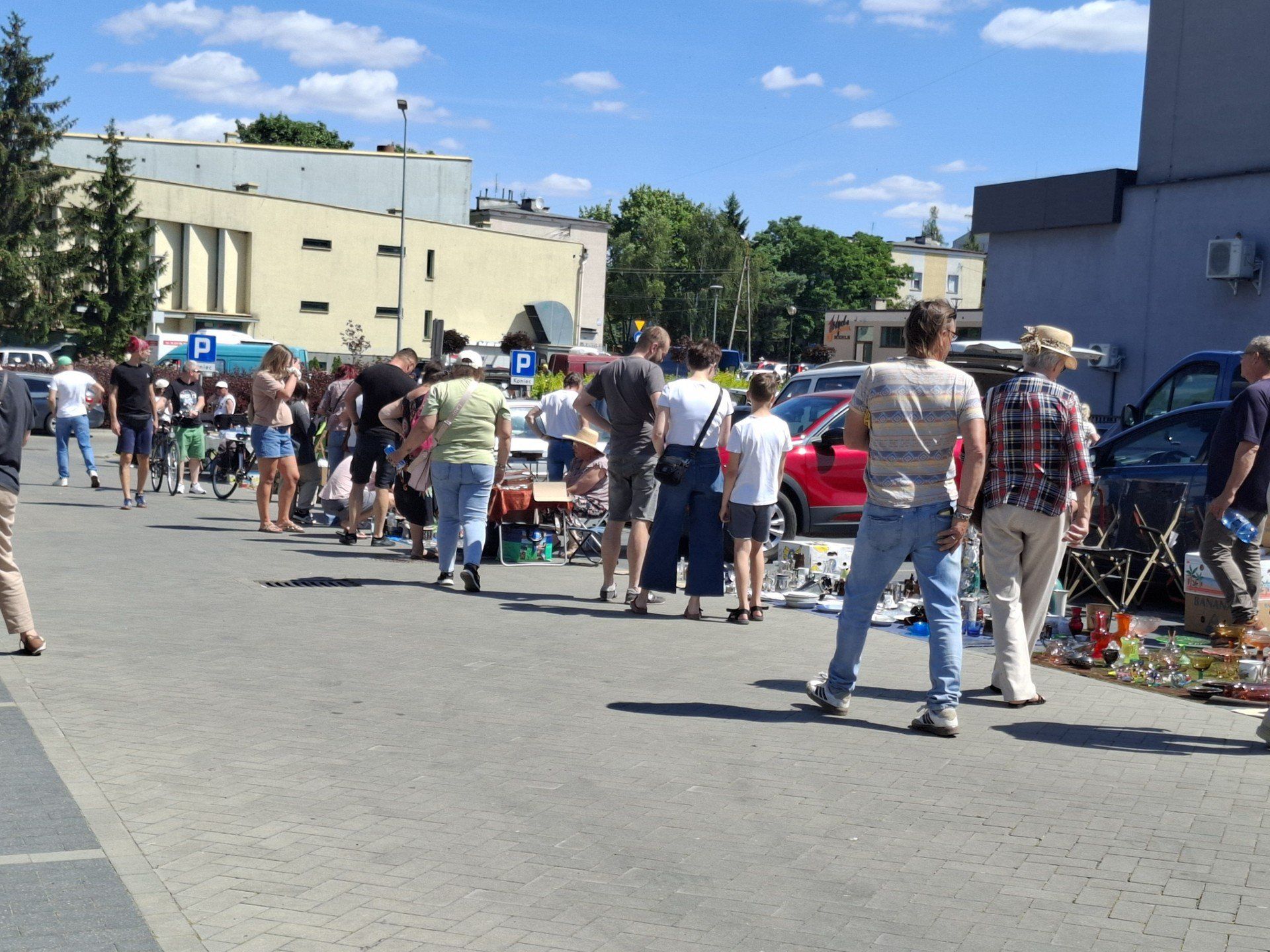 Tłumy na lipcowych Targach Staroci przy Centrum Kultury i Sztuki
