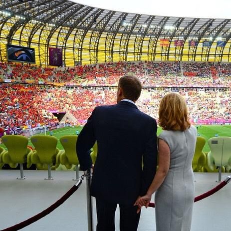 Donald Tusk z żoną na stadionie w Gdańsku