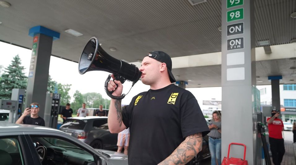 Influencer Budda rozdaje milion złotych