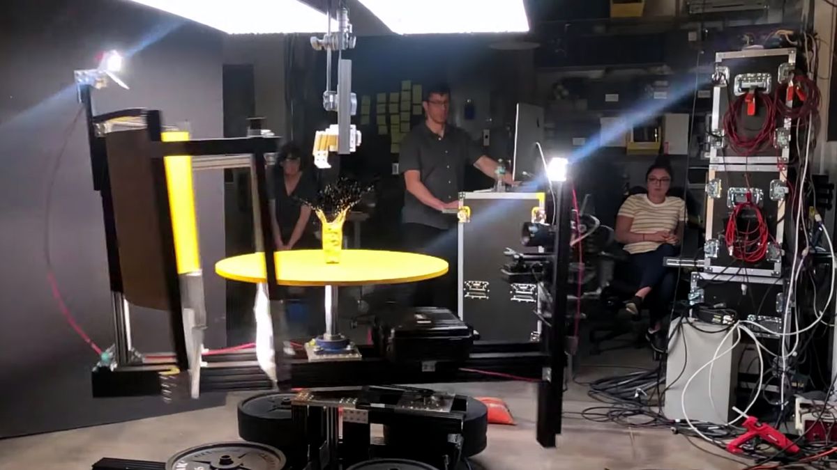 Uchwyt do aparatu, który obraca się 150 razy na minutę 1