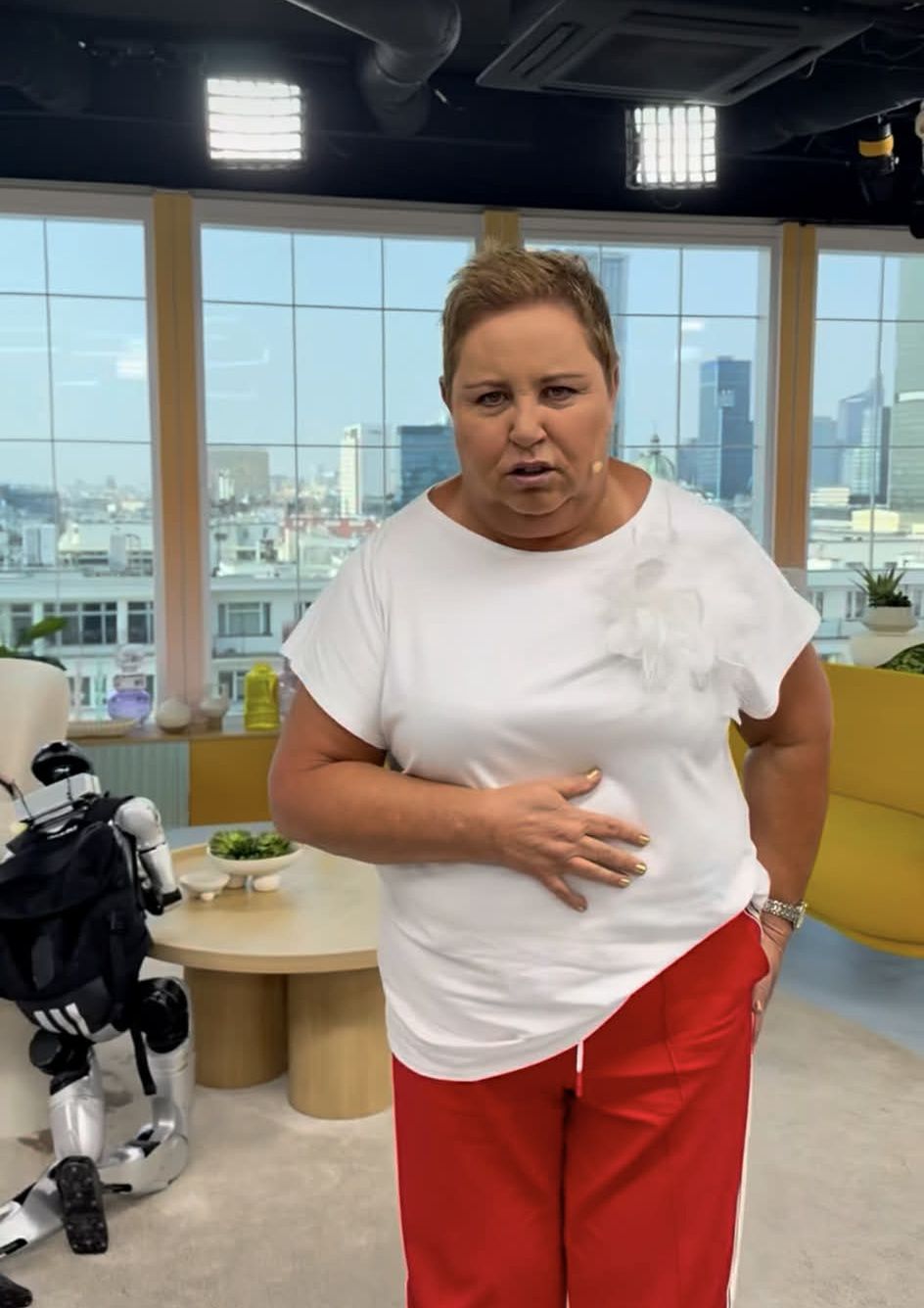 Dorota Wellman tańczy z robotem