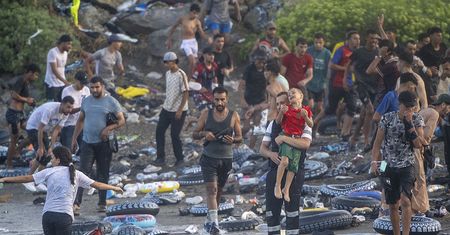 60 tys. migrantów przeszło granicę. Finlandia uderza w Hiszpanię
