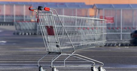Chaos związany z 12 listopada. Jednych zmian nie będzie, inne klepnięte na ostatnią chwilę