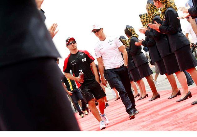 Czy Schumacher (z prawej) doczeka się pierwszej wygranej po powrocie?