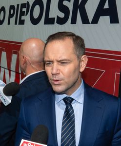 Czarne chmury nad Nawrockim. Jest pozew od wdowy po "Nikosiu"