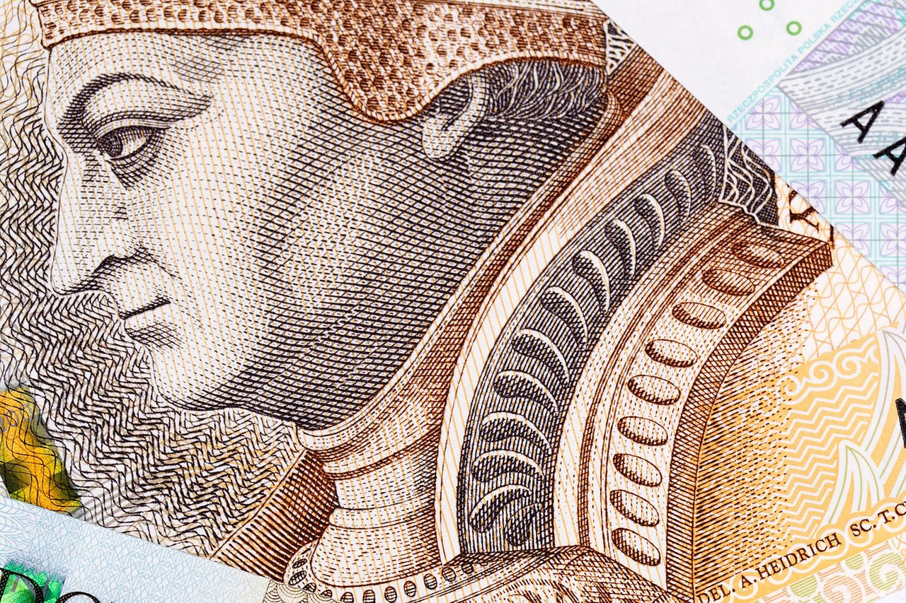 Dolar, euro i inne waluty wyraźnie tracą na wartości. Złoty się umacnia