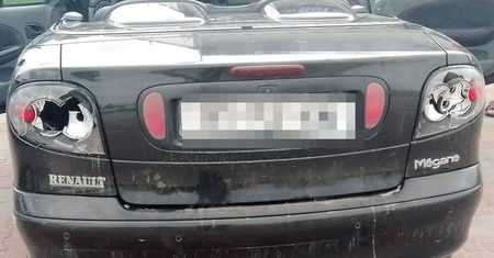 "Niewdzięczna" matka nie chciała zrobić synowi jajecznicy. Mężczyzna wziął motykę