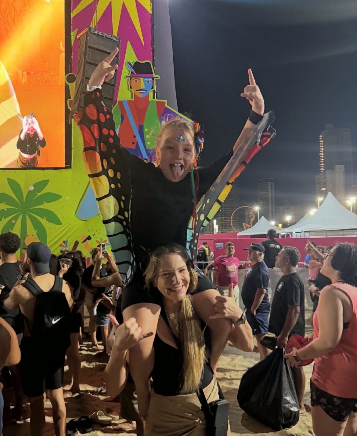 Hanna Zborowska z córką podczas karnawału