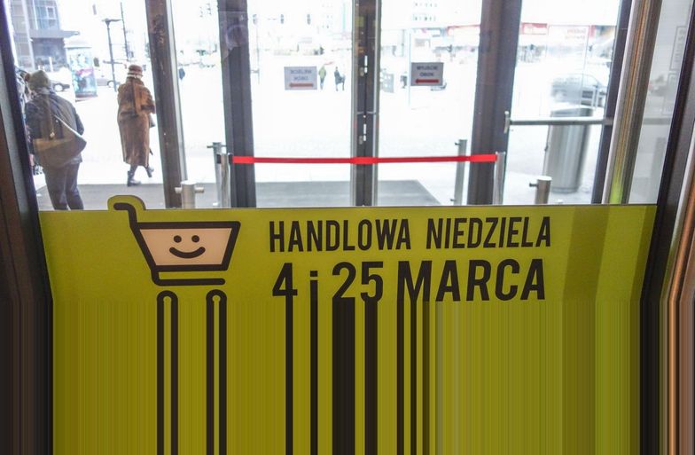 Kontrolerzy muszą być gotowi do pracy także w najbliższą niedzielę