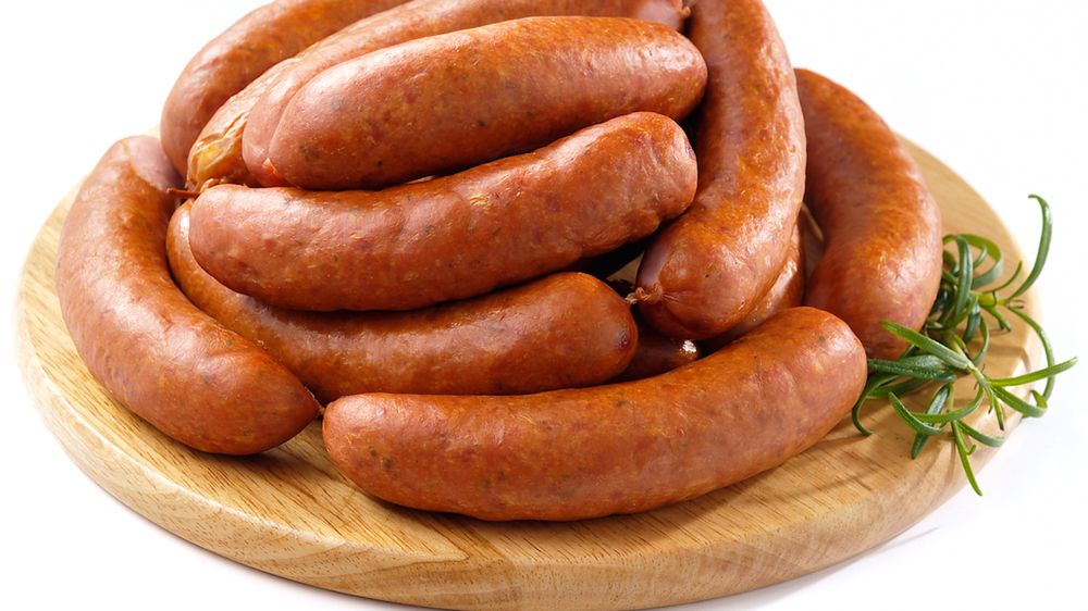 Gotowana kiełbasa z indyka i wieprzowiny