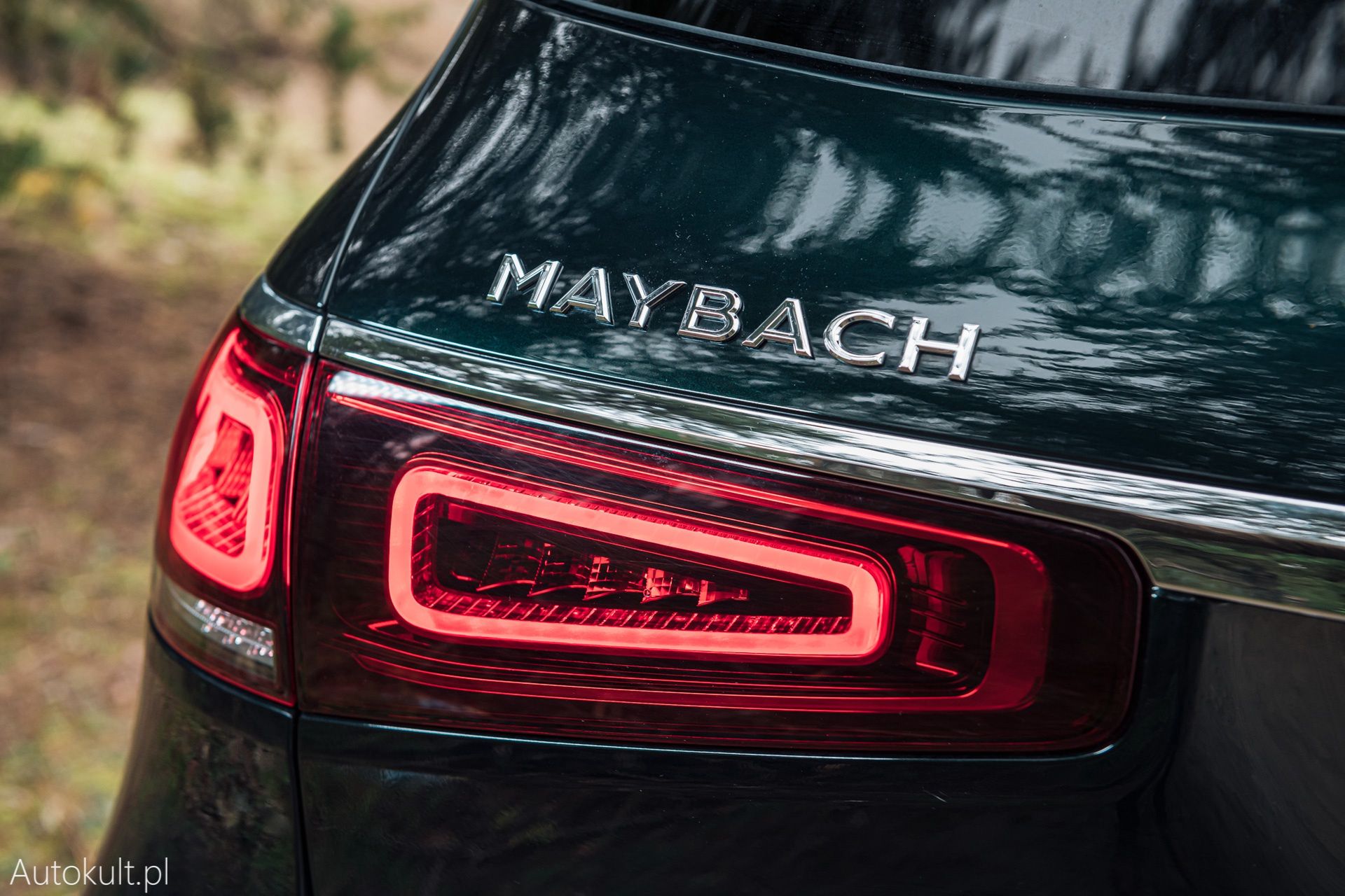 Range Rover (2022) vs Bentley Bentayga S (2022) vs Mercedes-Maybach GLS 600 (2022)