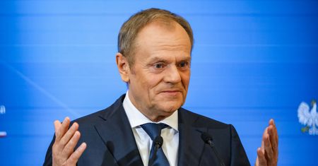 Rząd Tuska sypnie pieniędzmi. Podwyżki także dla agentów. Oto ile dostaną