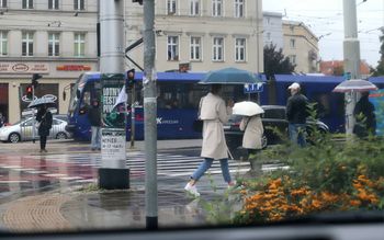 Burze i opady na Dolnym Śląsku. IMGW ostrzega