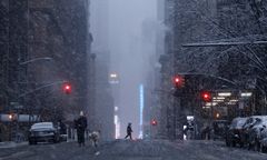 Silna burza śnieżna zagraża Nowemu Jorkowi i okolicy. Alerty dla 15 milionów osób