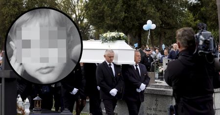 Burza po pogrzebie Kamilka. Ksiądz wziął 800 zł. Jest stanowisko kurii