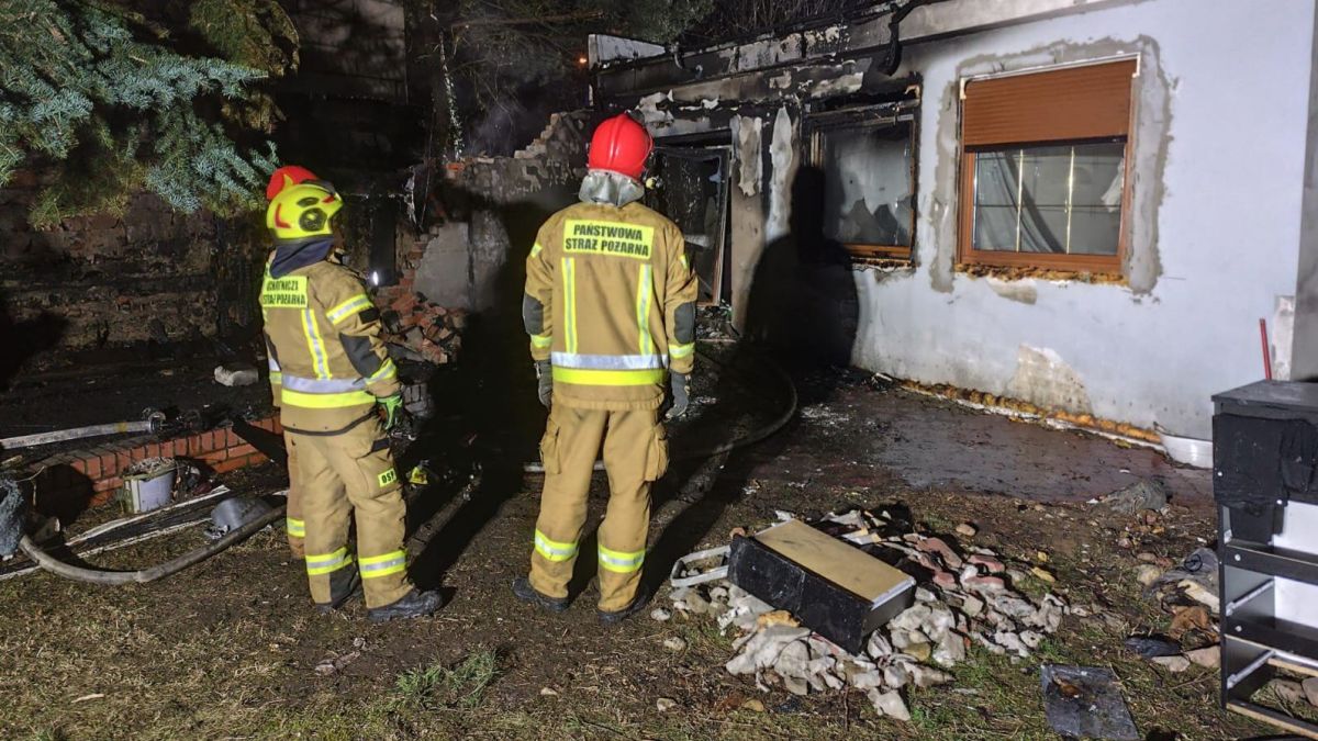 Pożar zniszczył budynek mieszkalny