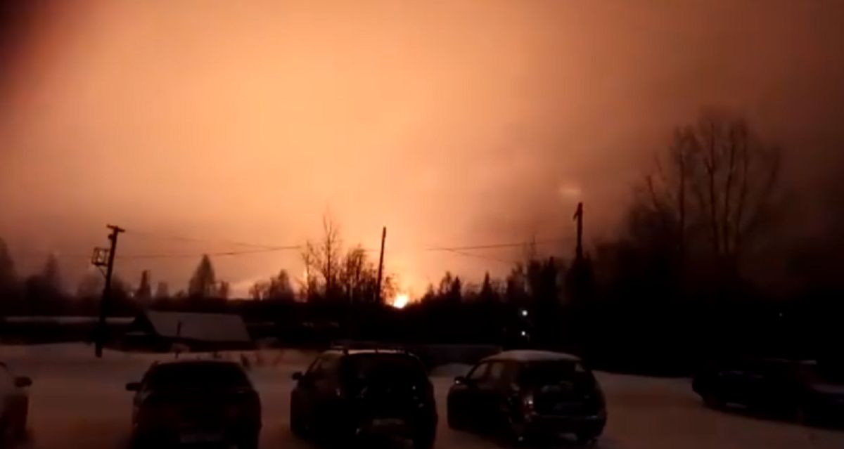 Ogromny pożar rosyjskiej rafinerii. Ogień objął wielki obszar