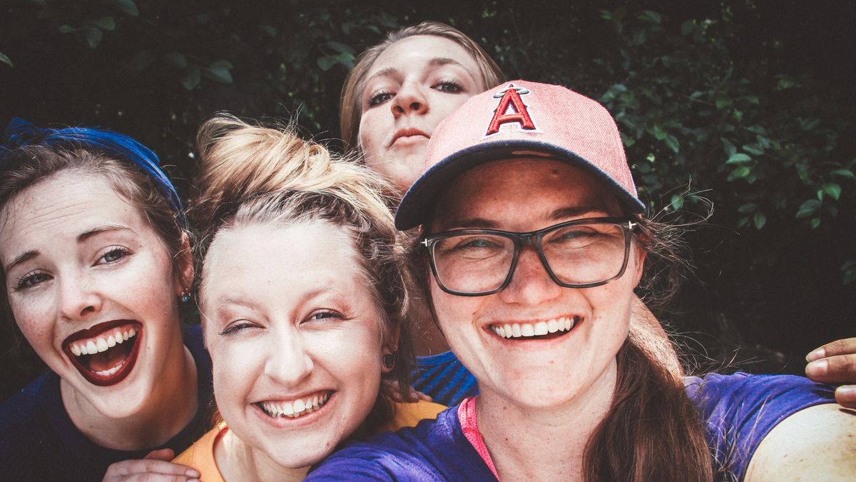 Nadchodzi nowa era. Apple opatentowało ”generowanie sztucznych grupowych selfie” 1