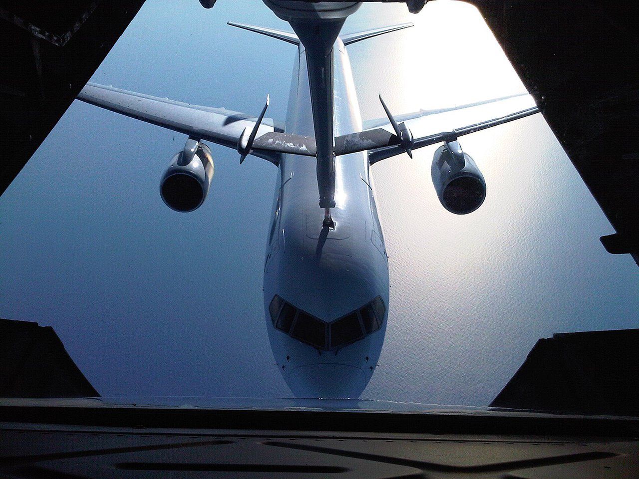 C-32B w czasie tankowania w powietrzu