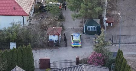 Ojciec potrącił i przejechał po swojej 6-letniej córce. Dziecko nie żyje