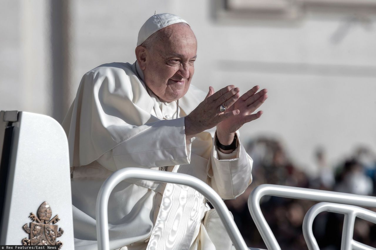 Pope Francis to appear from hospital window after health scare