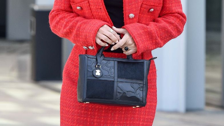 Katarzyna Cichopek wychodzi ze studia TVP