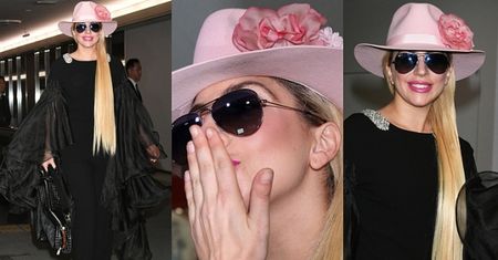 Elegancka Lady Gaga na lotnisku w Japonii (ZDJĘCIA)