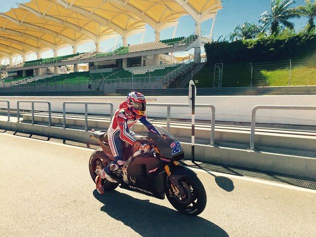 Casey Stoner w trakcie testów na torze Sepang