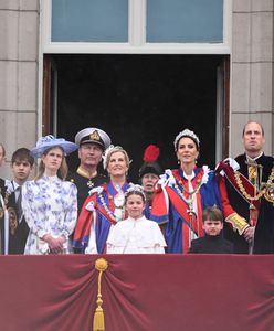 Tłum wiwatował. Rodzina królewska na balkonie Pałacu Buckingham