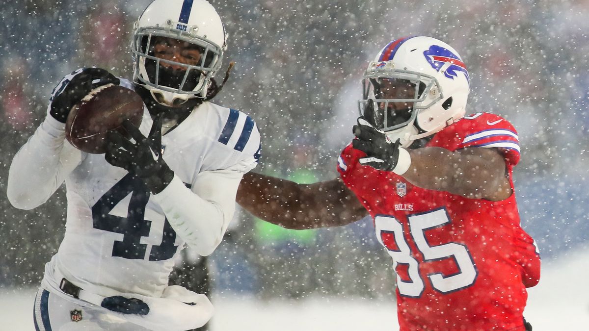 Zdjęcie okładkowe artykułu: Getty Images / Brett Carlsen / Stringer / Mecz ligi NFL podczas potężnej śnieżycy