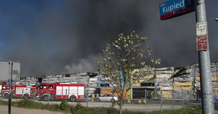 Marywilska 44 spłonęła. Na jaką kwotę była ubezpieczona? "Będą się tłumaczyć"
