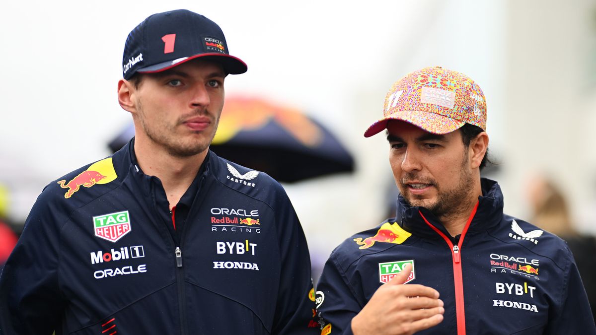 Max Verstappen (z lewej) i Sergio Perez