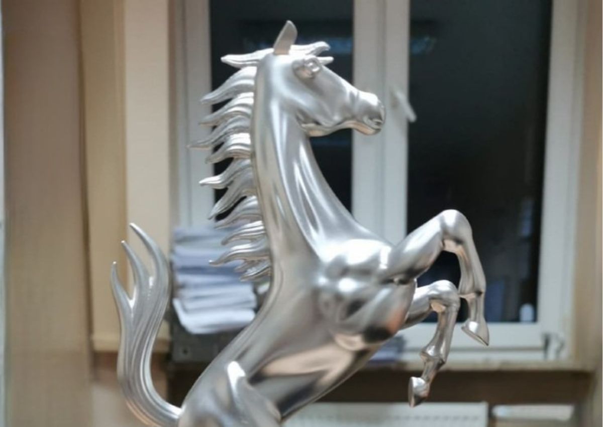 Aluminiowa figurka konia jest warta krocie