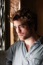 Robert Pattinson zniszczył ego Pierce'a Brosnana