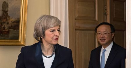Brytyjska premier nie wyklucza okresu dostosowawczego przed Brexitem