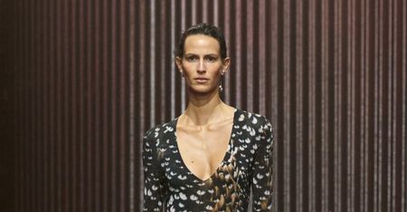 COS powrócił na wrześniowy New York Fashion Week, prezentując kolekcję na sezon Jesień-Zima 2023