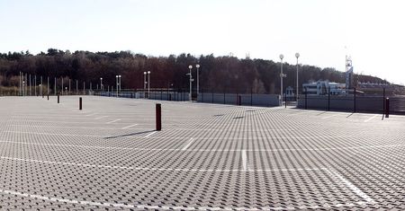 Parkingi przy Jeziorze Maltańskim zmieniły operatora. Koniec z darmowym postojem