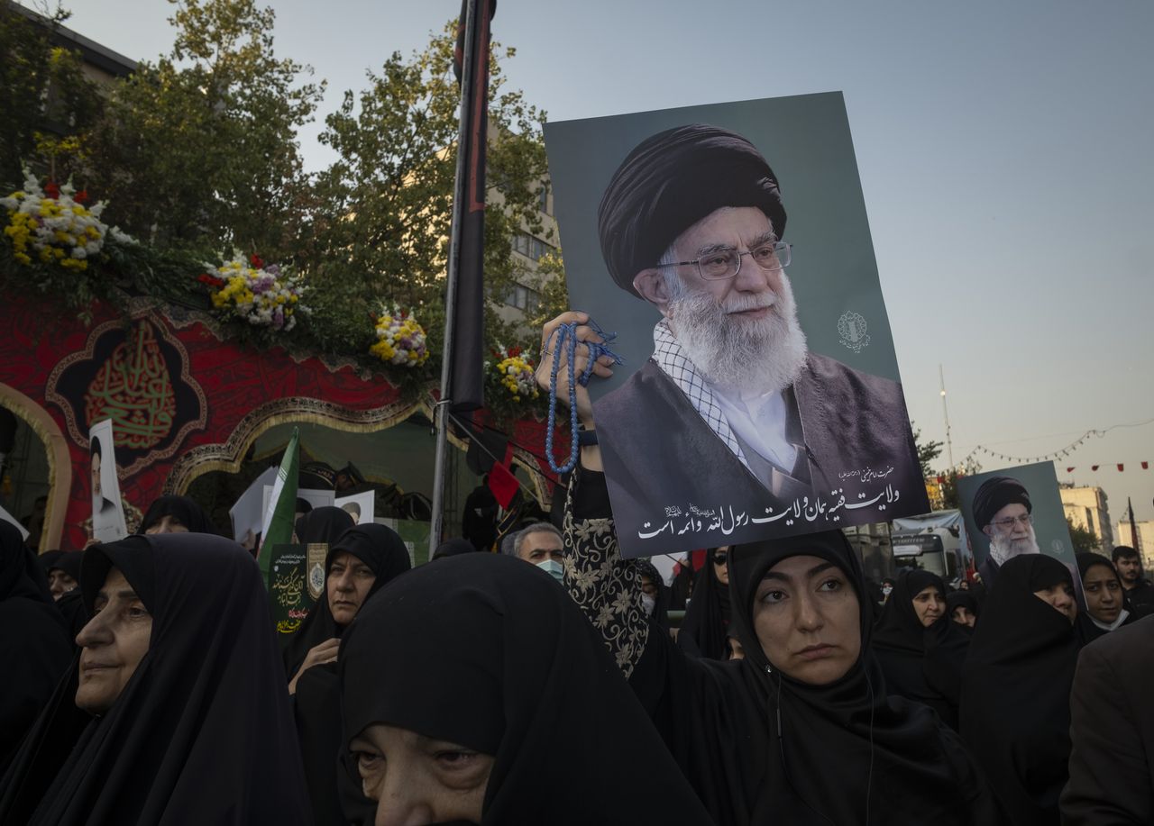 PE reaguje na protesty w Iranie. Dyplomaci z zakazem