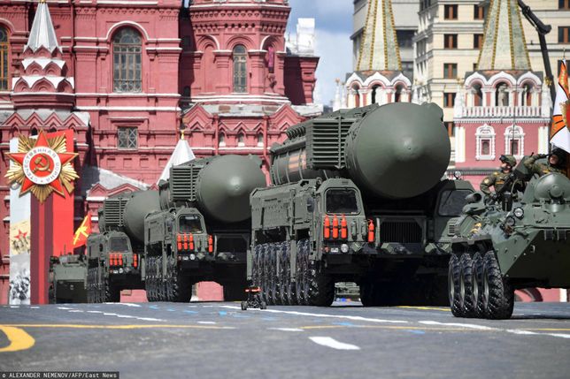 Dzie? Zwyci?stwa w MoskwieRussian Yars intercontinental ballistic missile launchers parade through Red Square during the Victory Day military parade in central Moscow on May 9, 2022. - Russia celebrates the 77th anniversary of the victory over Nazi Germany during World War II. (Photo by Alexander NEMENOV / AFP)ALEXANDER NEMENOV