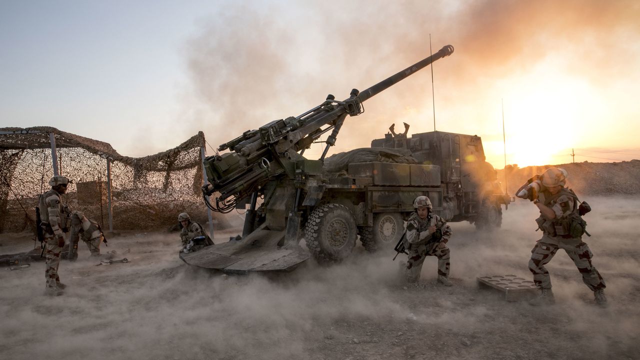 Więcej ciężkiej artylerii z Francji. Ukraina dostanie więcej CAESAR-ów - Armatohaubica CAESAR podczas francuskiej misji w Iraku.