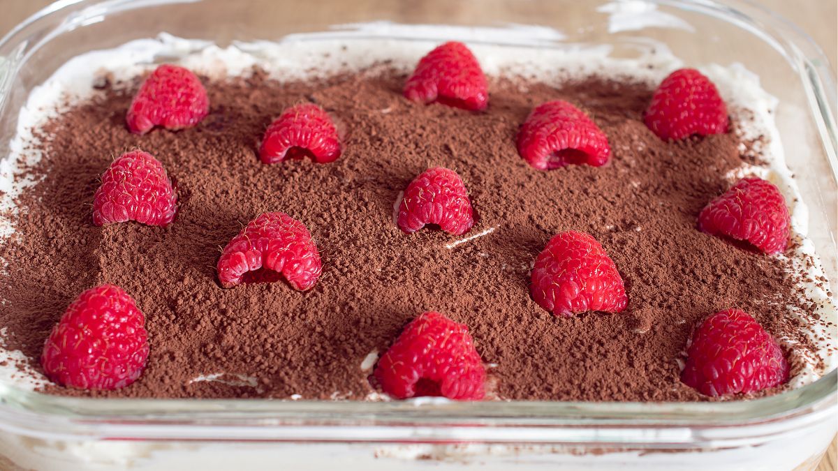 Tiramisu z owocaim smakuje jak marzenie